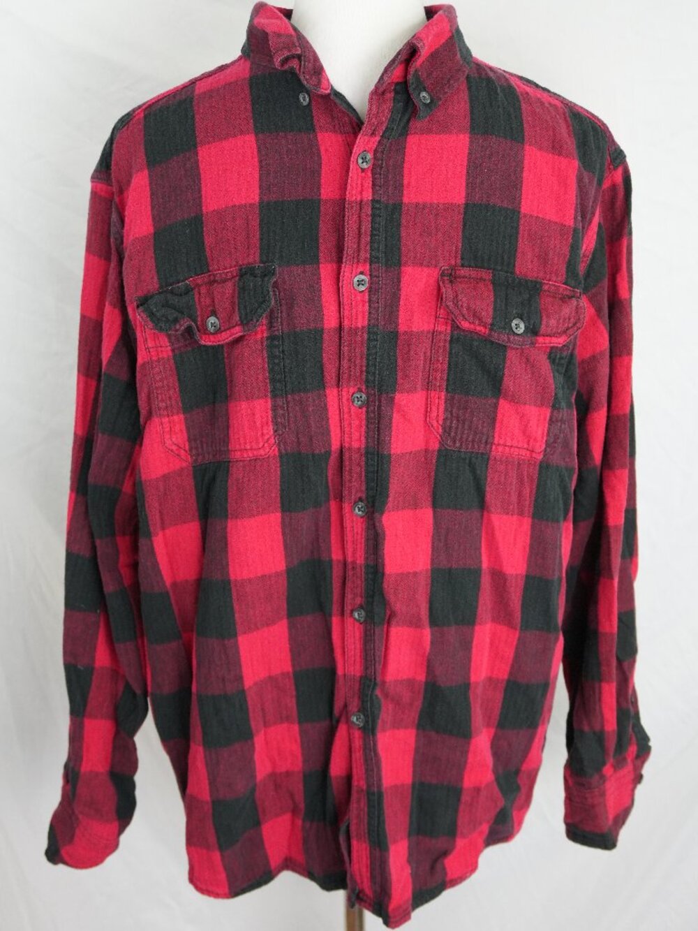 GUC Faded Glory Mens XL (46-48) Plaid Button Down Shirt Red Black Top Two Pocket